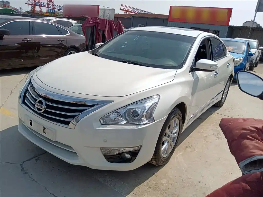 NISSAN TEANA 2013