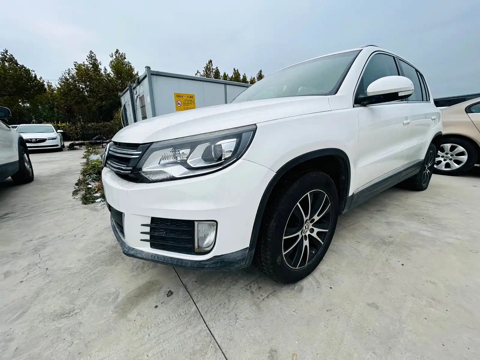 VOLKSWAGEN TIGUAN 2015