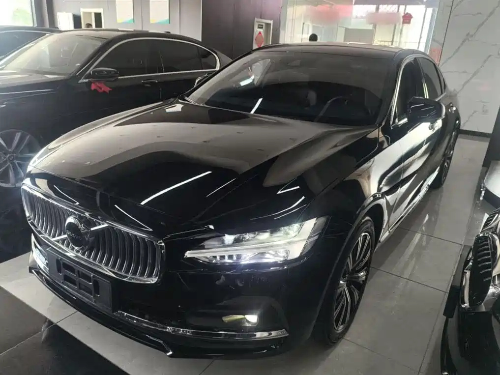 VOLVO S90 2021