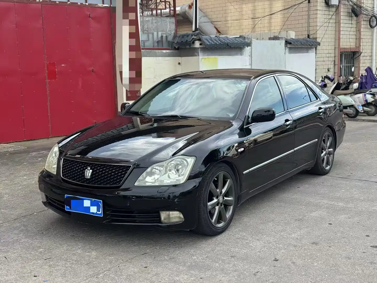 TOYOTA CROWN