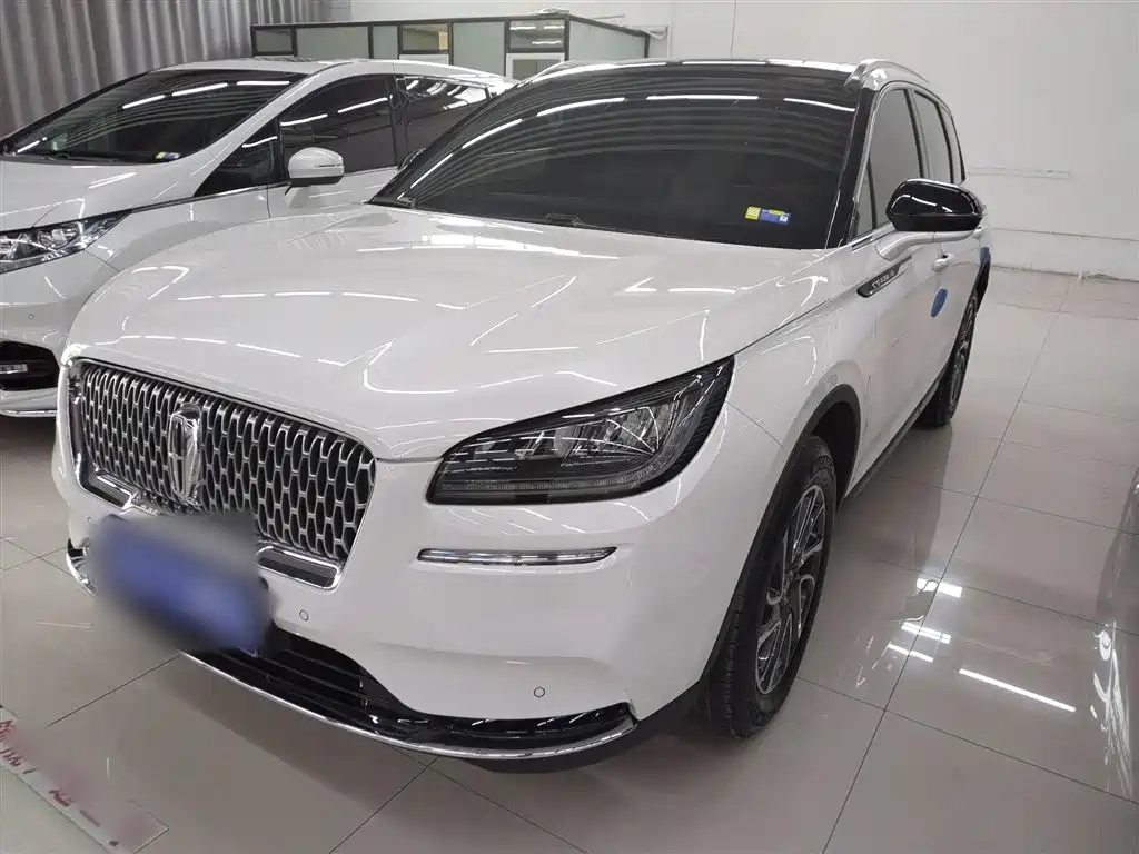 LINCOLN ADVENTURER 2021