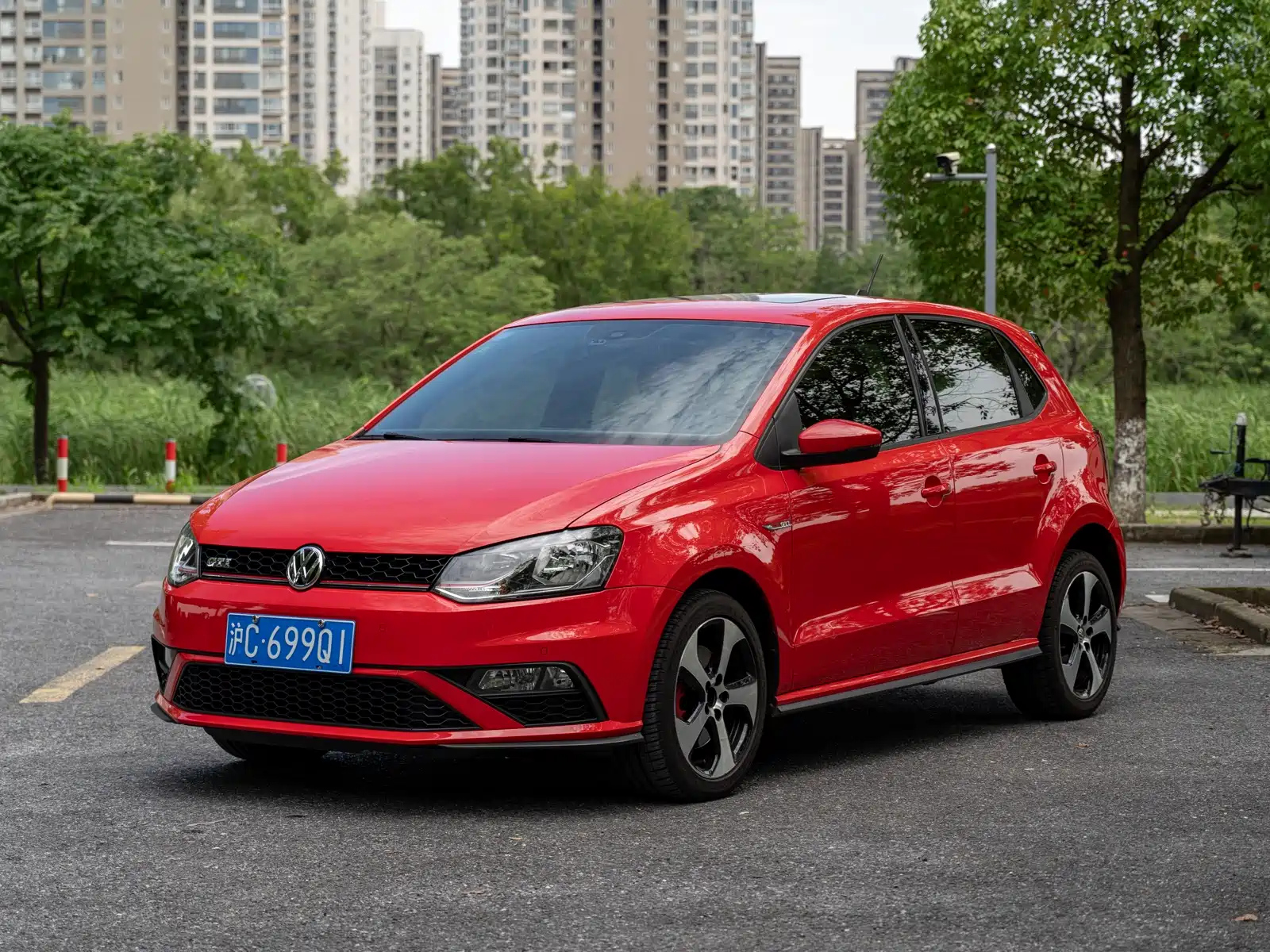 VOLKSWAGEN POLO 2016