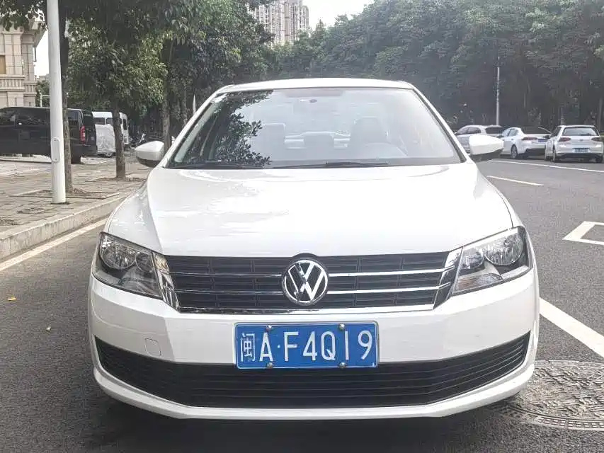 VOLKSWAGEN LAVIDA 2013