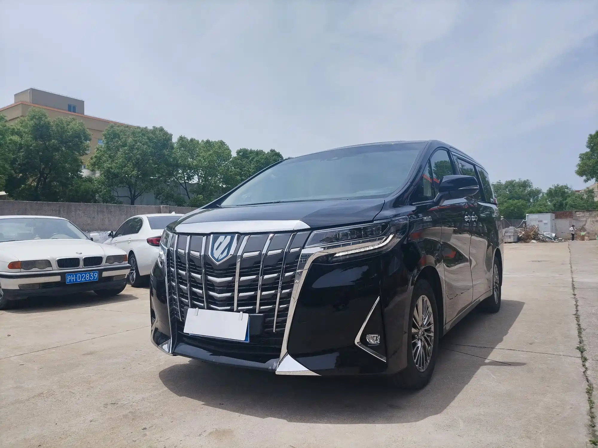TOYOTA ALPHARD 2023