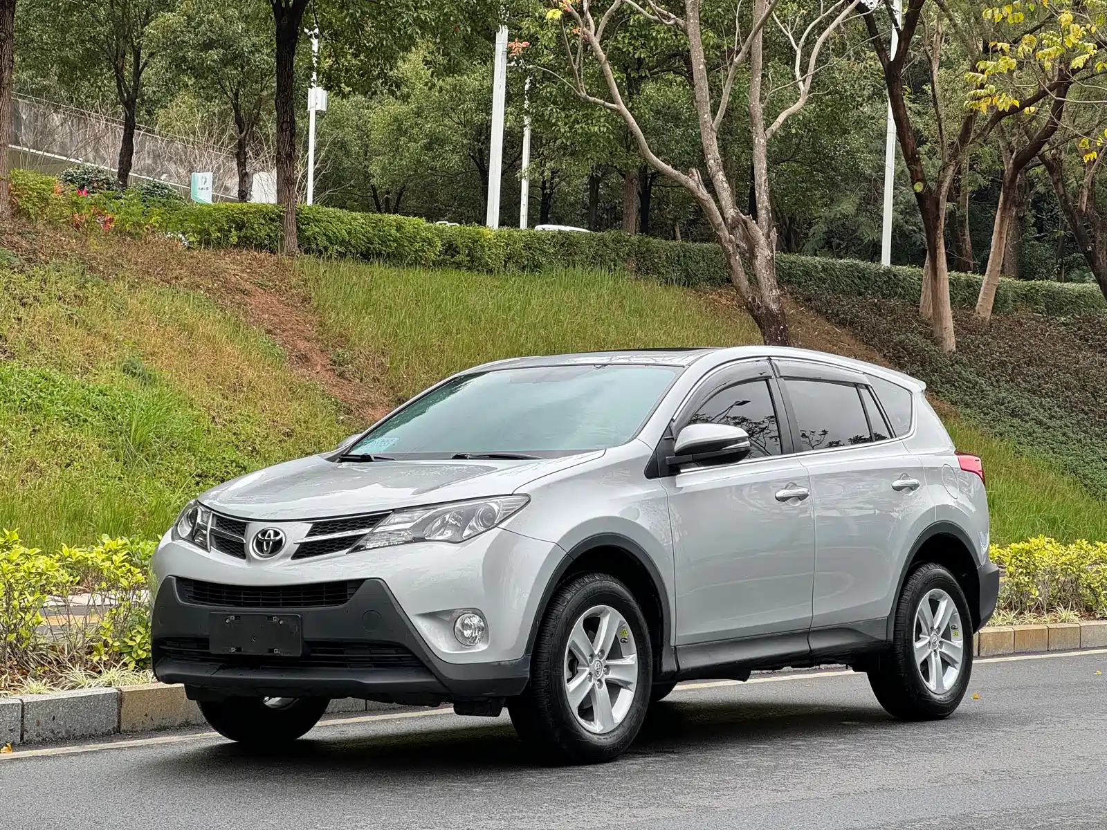 TOYOTA RAV4 RONGFANG 2013