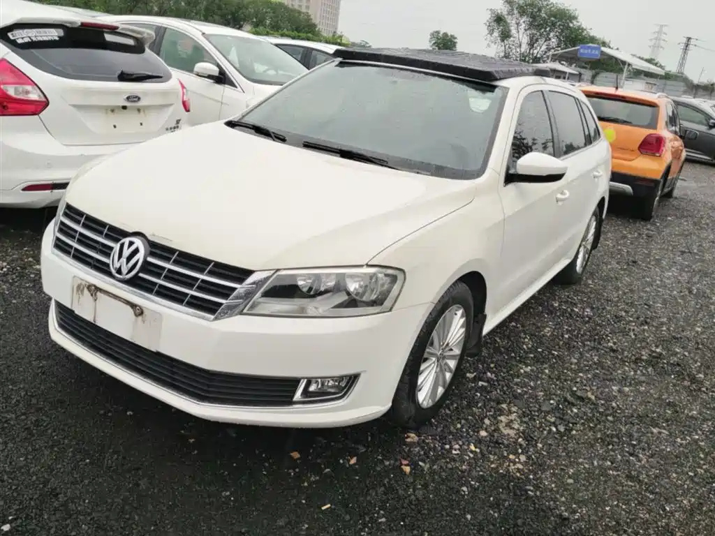VOLKSWAGEN LAVIDA 2013