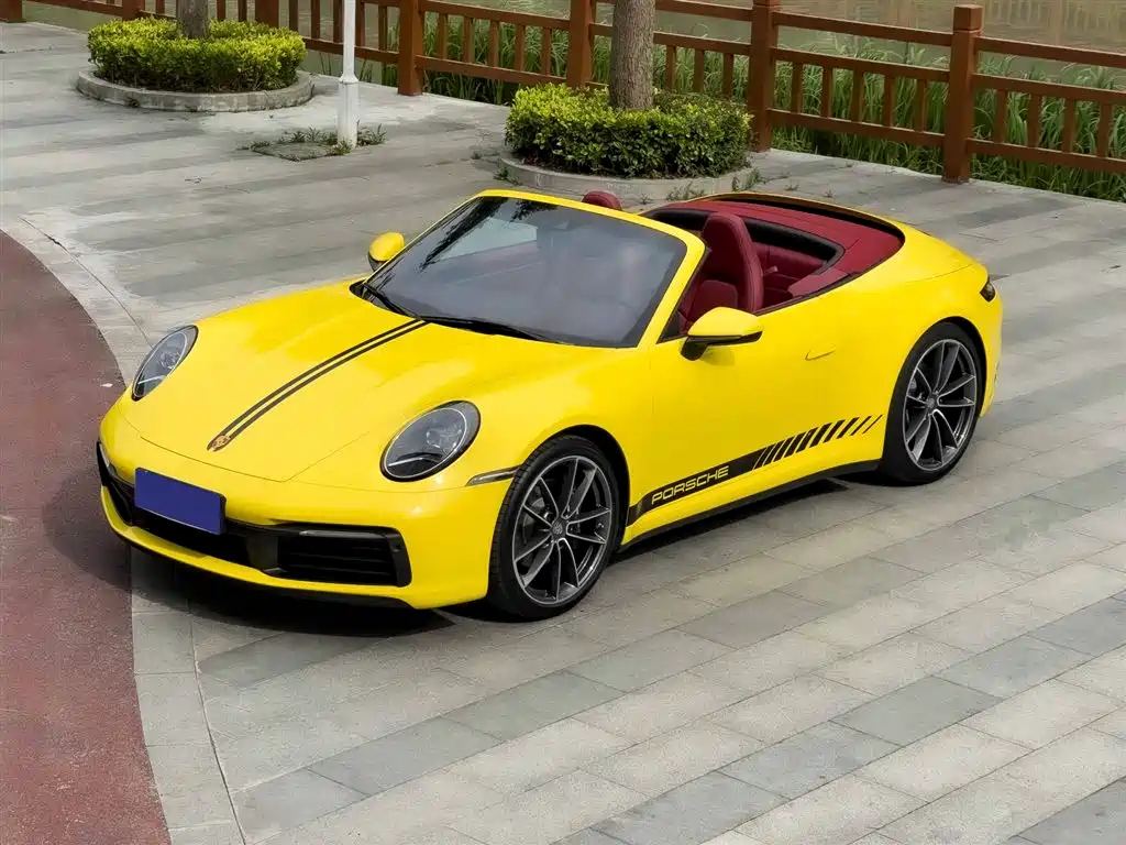 PORSCHE 911