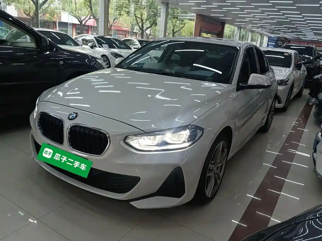 BMW 1-SERIES