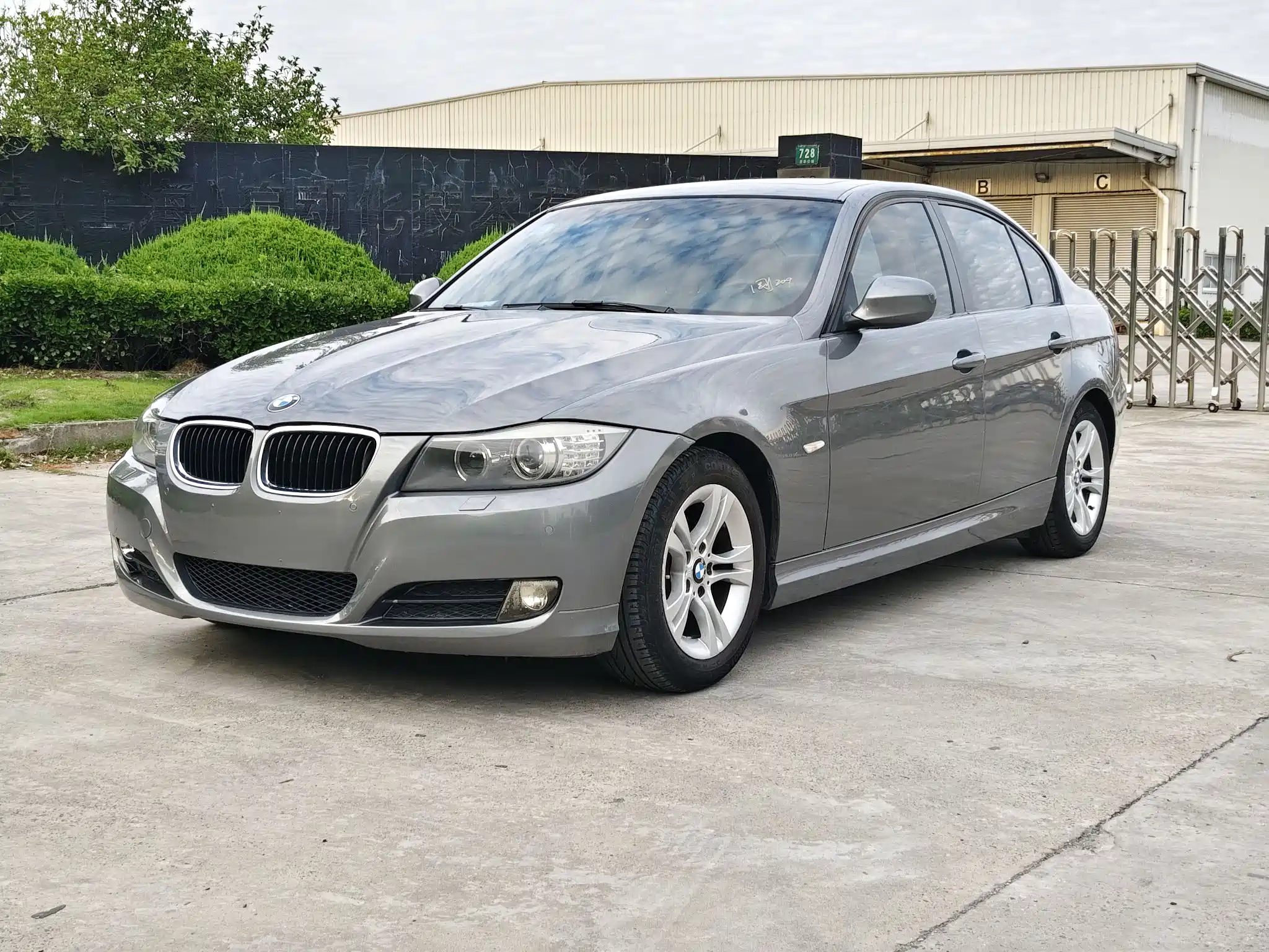 BMW 3-SERIES IMPORT 2010