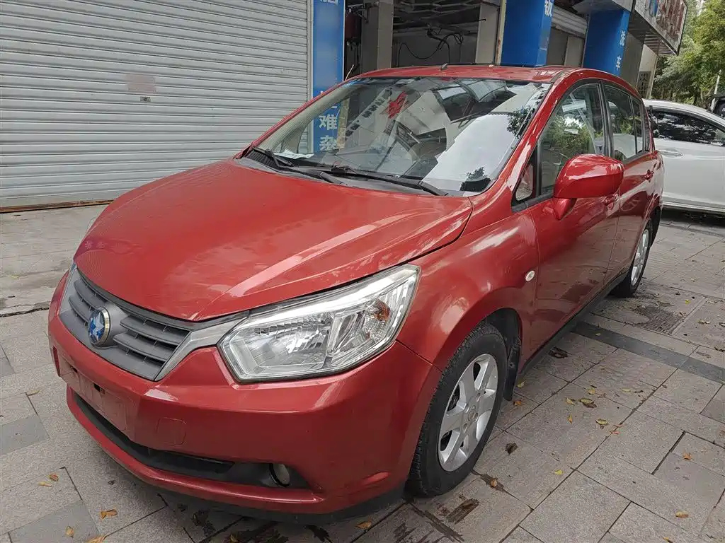 VENUCIA R50 2013