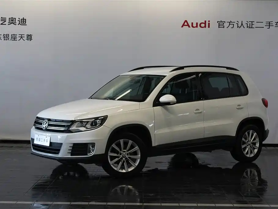VOLKSWAGEN TIGUAN 2015