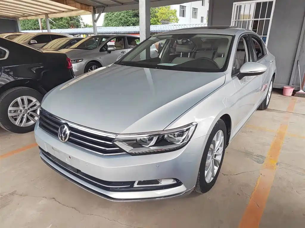 VOLKSWAGEN MAGOTAN 2017