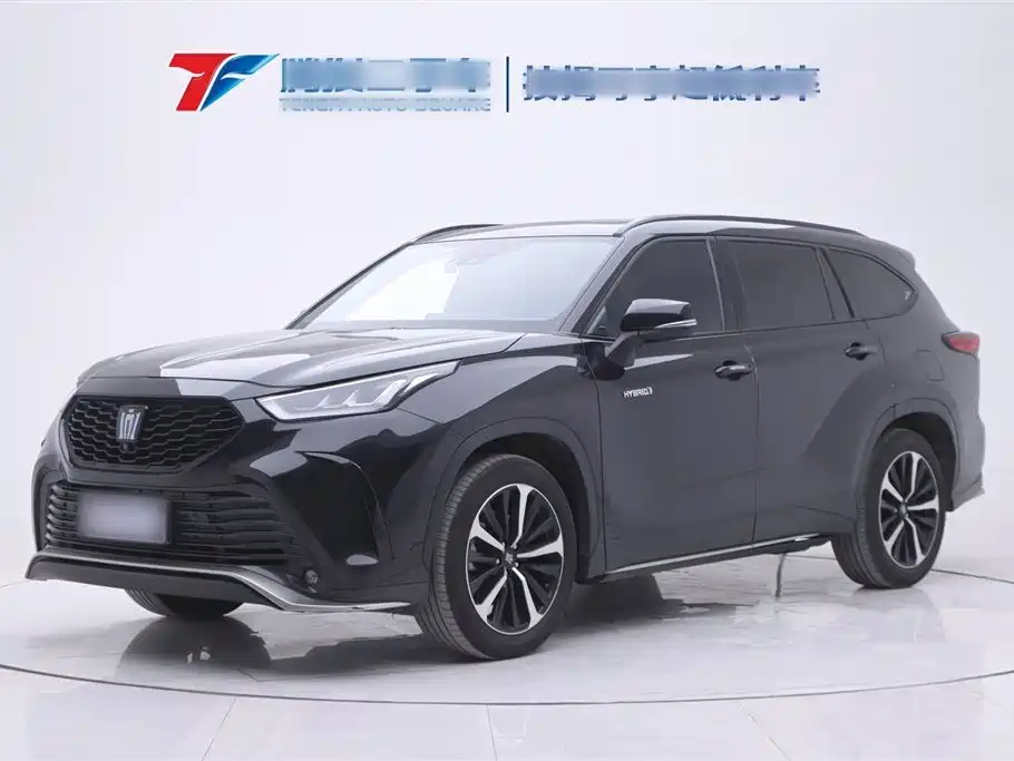 TOYOTA CROWN LUFANG 2021