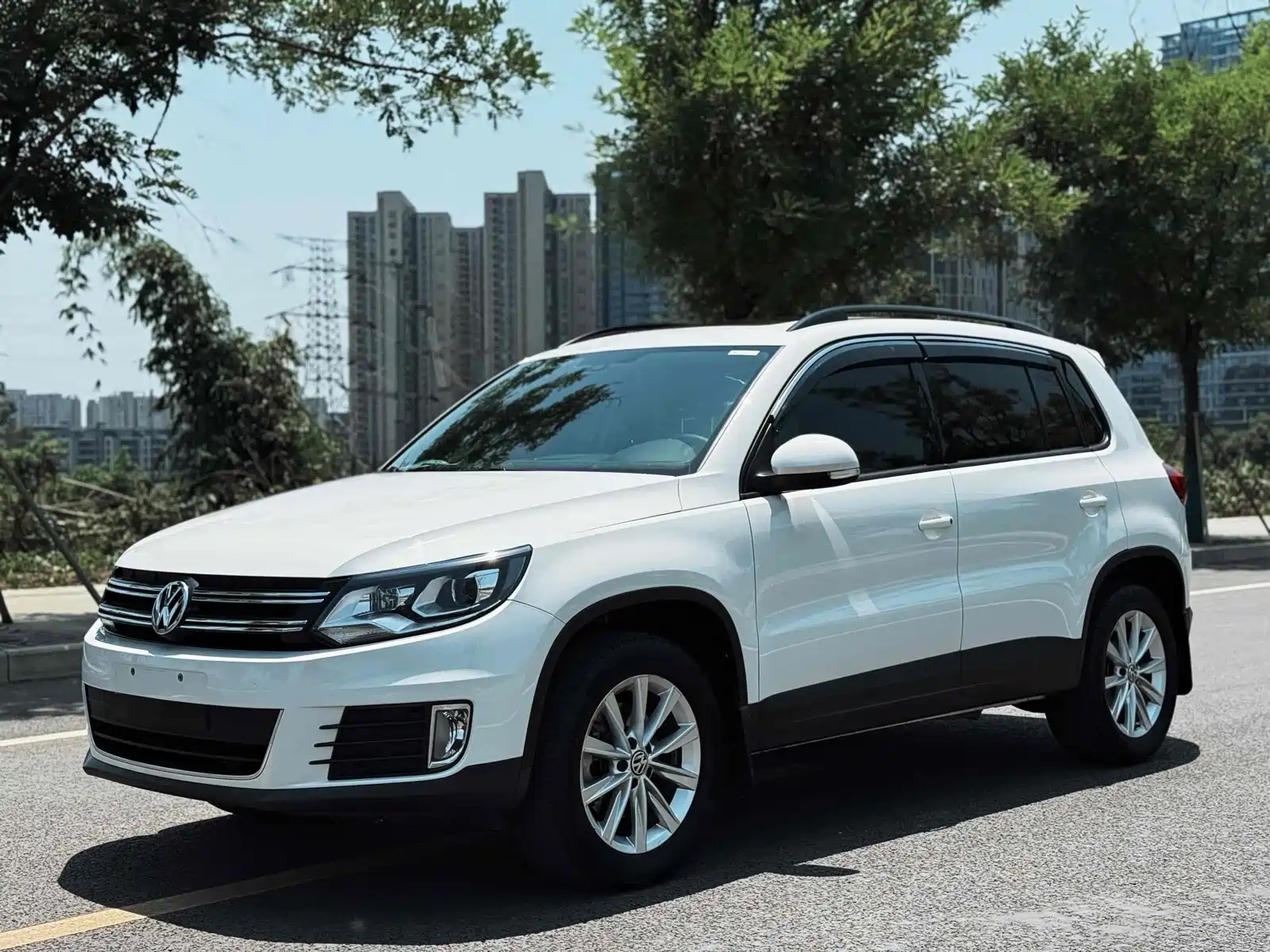 VOLKSWAGEN TIGUAN 2017