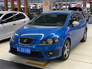 Заказать SEAT LEON