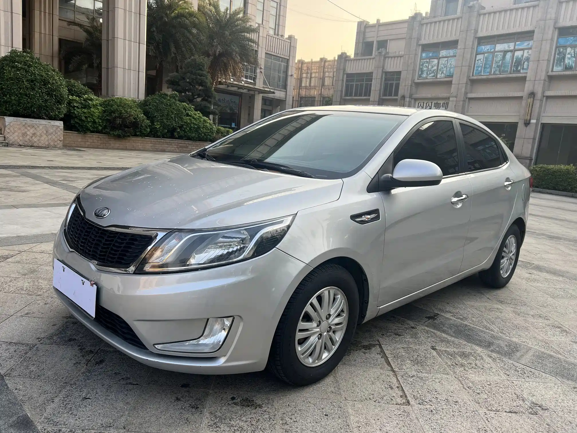 KIA K2 2012