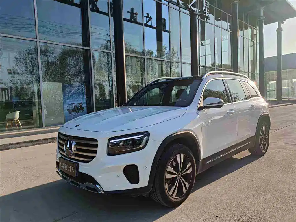 MERCEDES BENZ GLB 2024