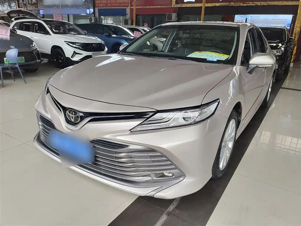 TOYOTA CAMRY 2019
