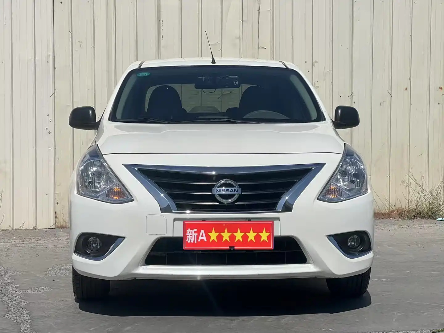 NISSAN SUNNY 2015