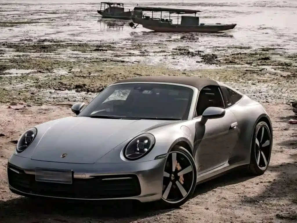 PORSCHE 911 2023