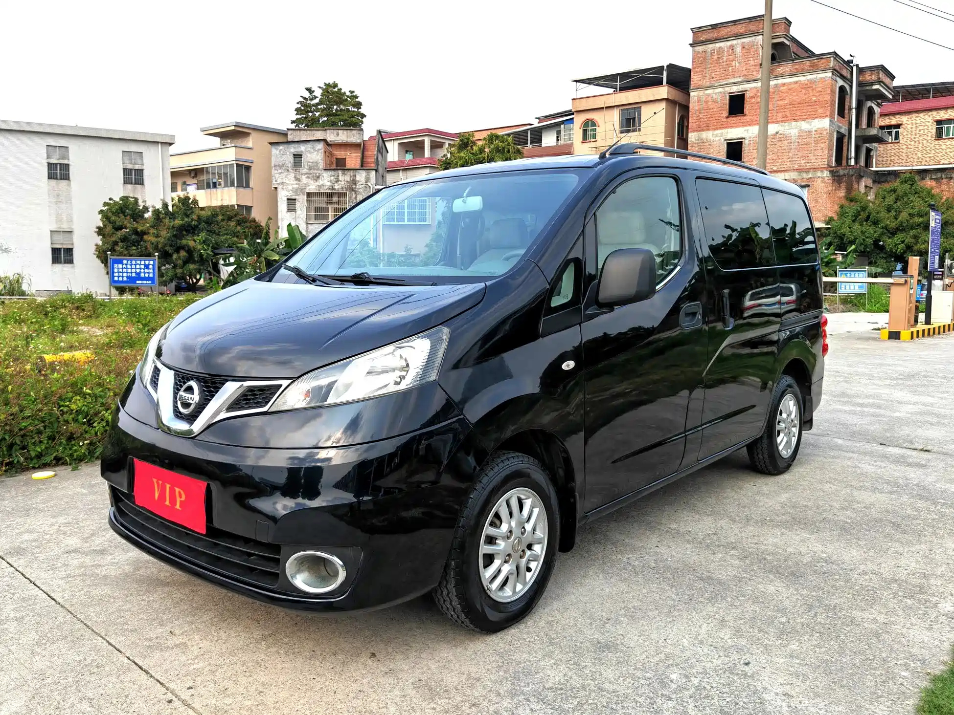 NISSAN NV200 2014