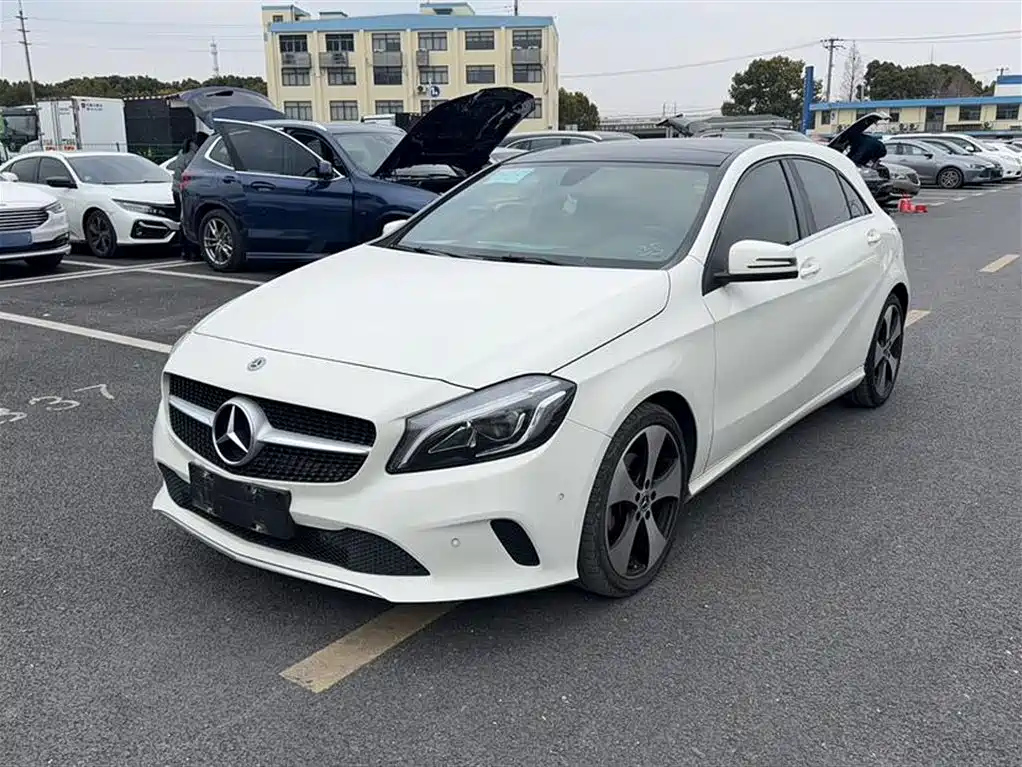 MERCEDES BENZ A-CLASS IMPORT 2017