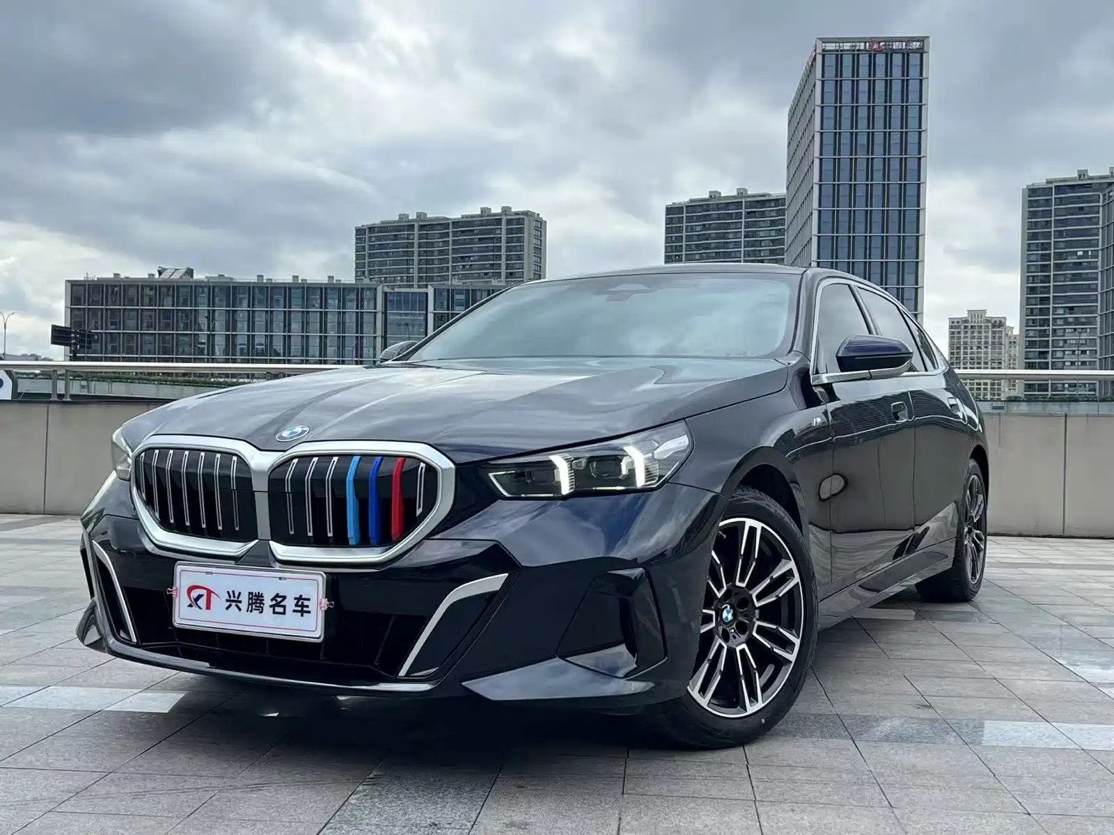 BMW 5-SERIES 2024