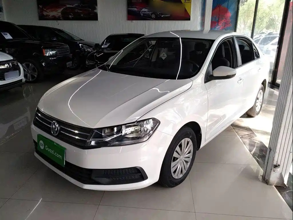 VOLKSWAGEN SANTANA 2019