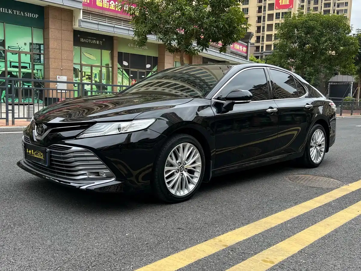 TOYOTA CAMRY 2019