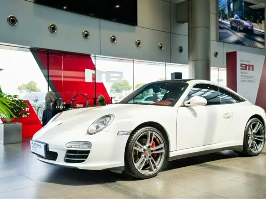 PORSCHE 911 2010