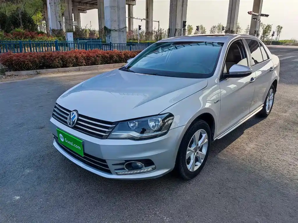 VOLKSWAGEN BORA 2014