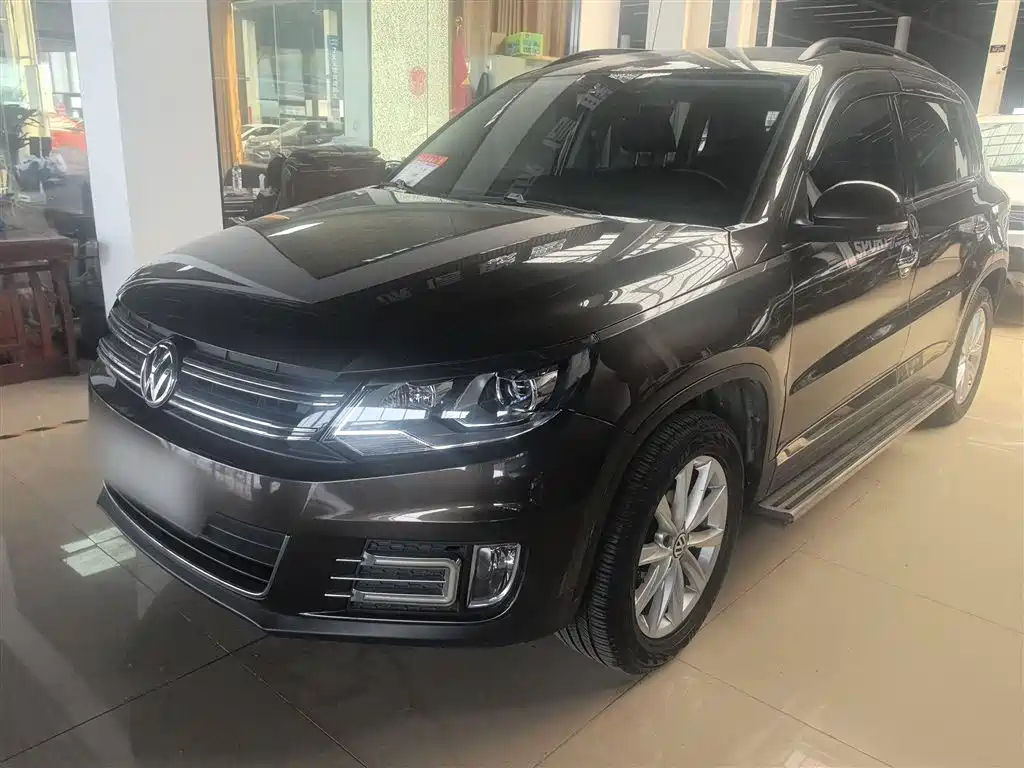 VOLKSWAGEN TIGUAN 2015