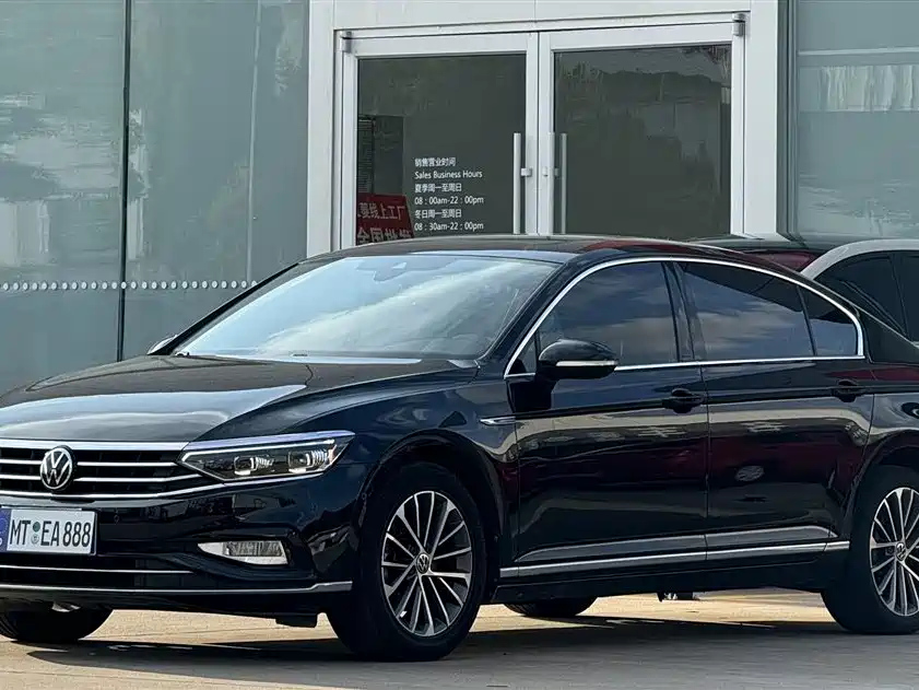 VOLKSWAGEN MAGOTAN 2020
