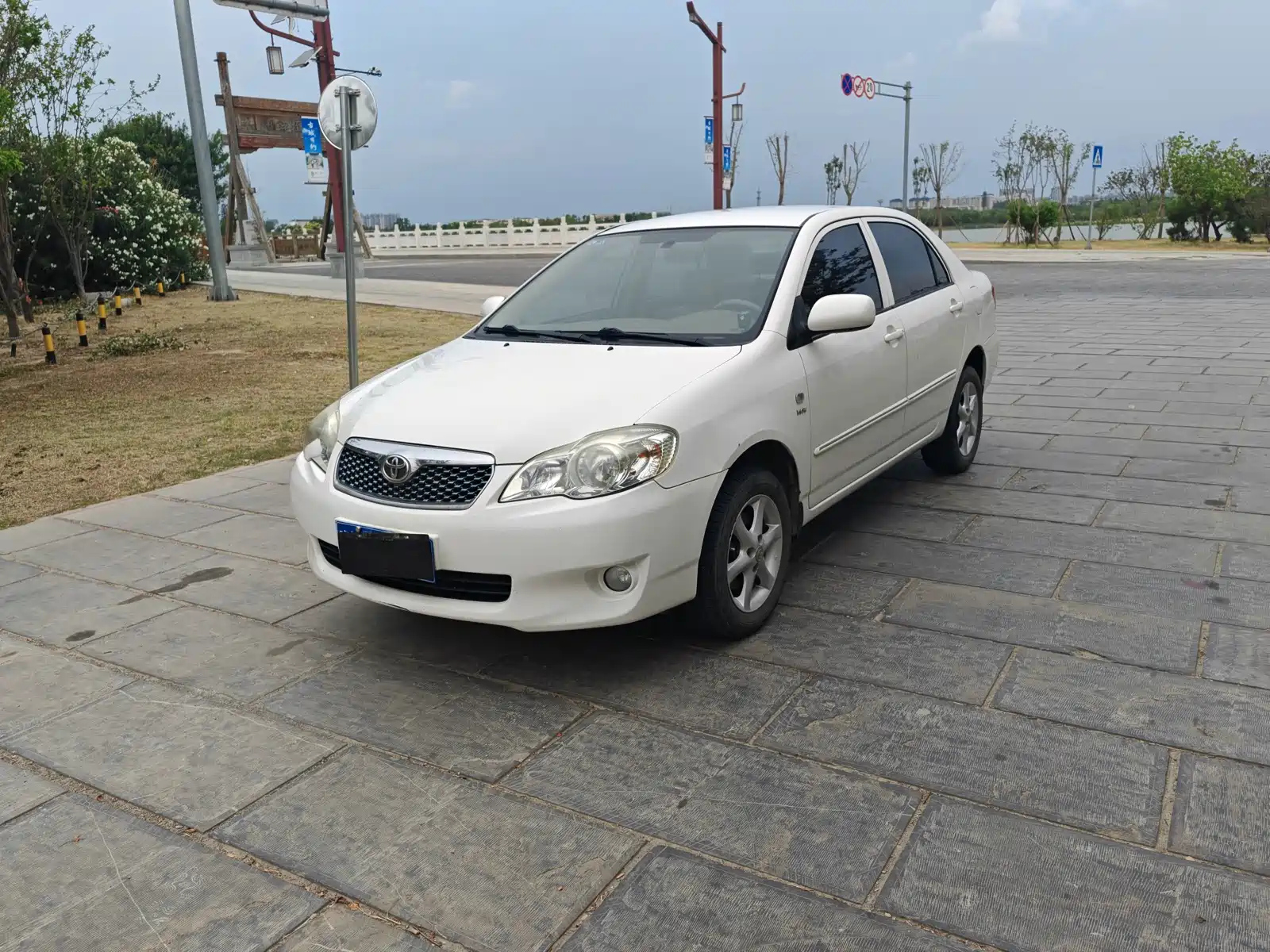 TOYOTA COROLLA 2011