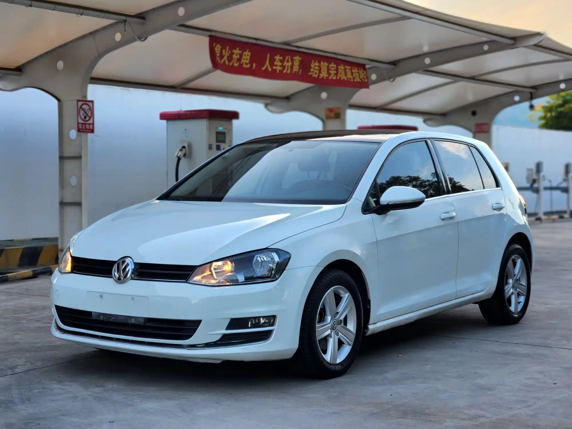 VOLKSWAGEN GOLF 2015