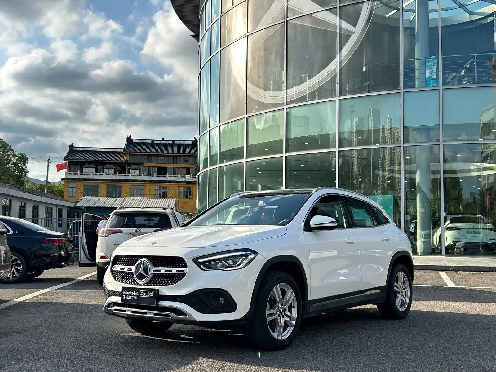 MERCEDES BENZ GLA 2022