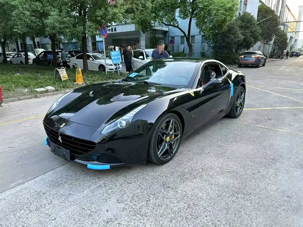 FERRARI CALIFORNIA T 2015