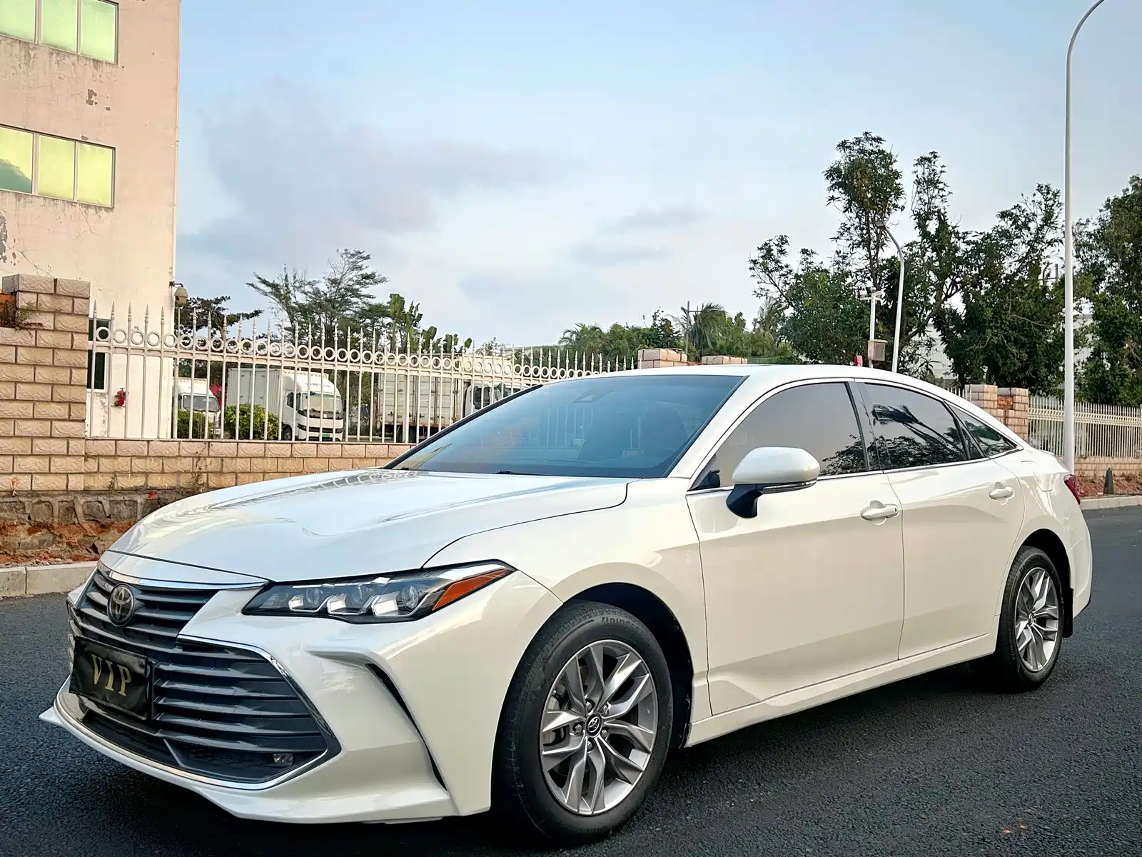 TOYOTA AVALON 2019