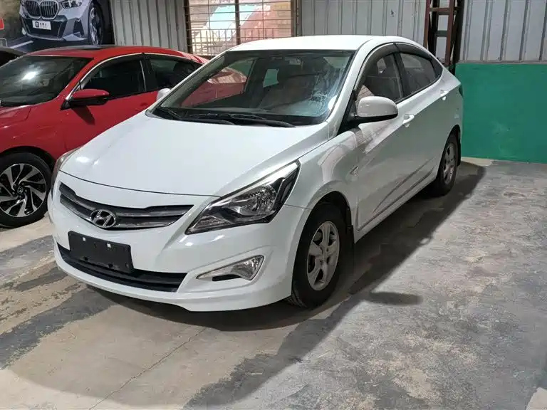 HYUNDAI RENA 2016