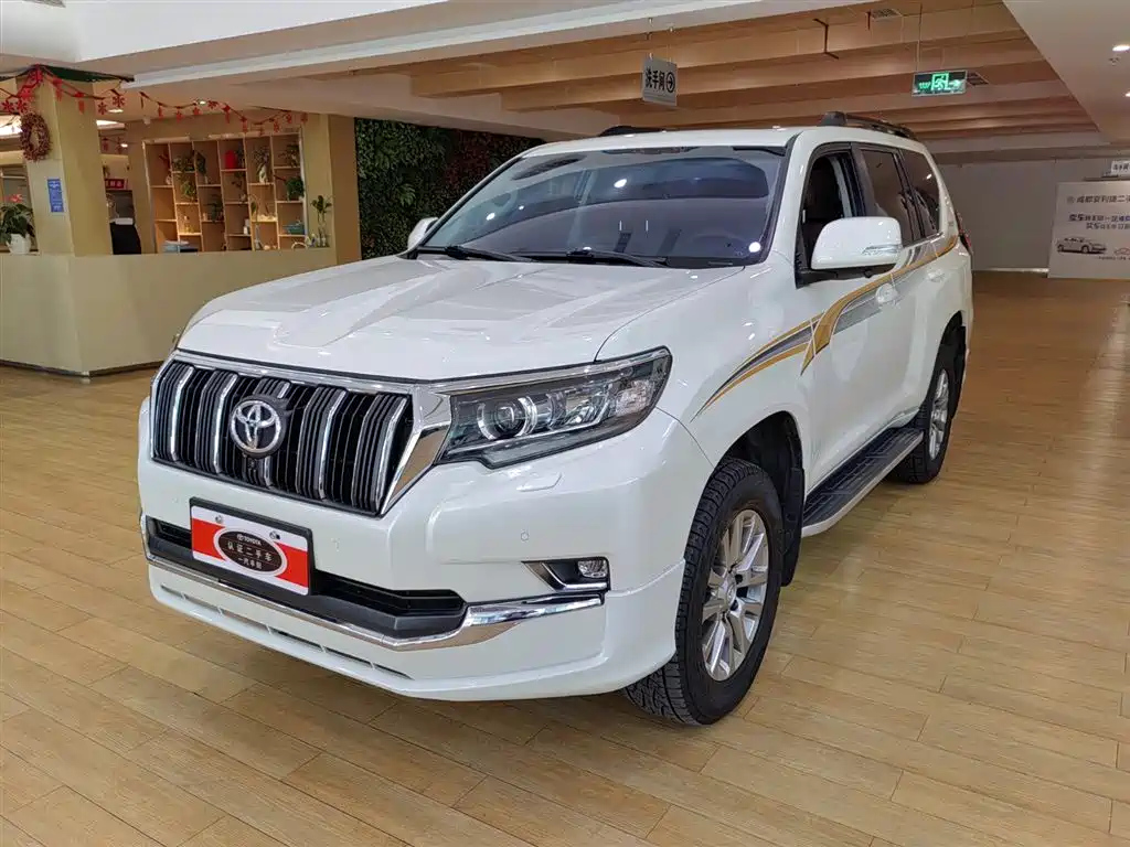 TOYOTA PRADO 2019
