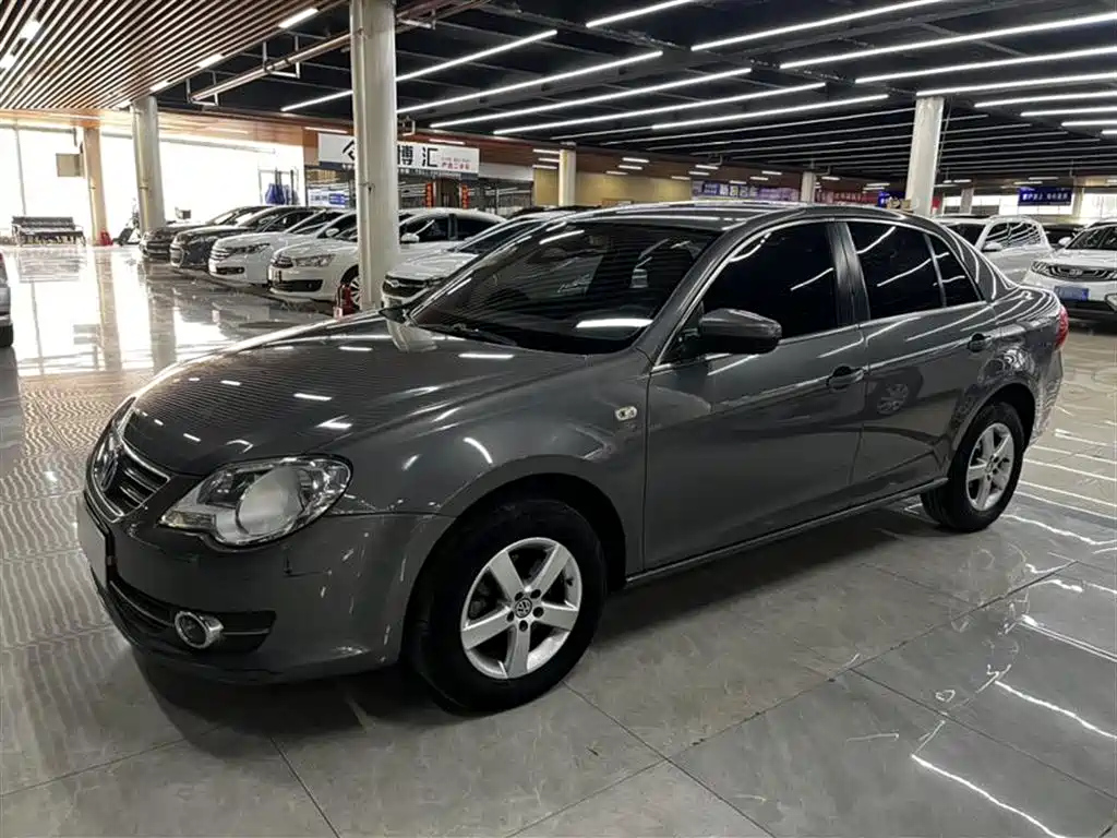 VOLKSWAGEN BORA 2012
