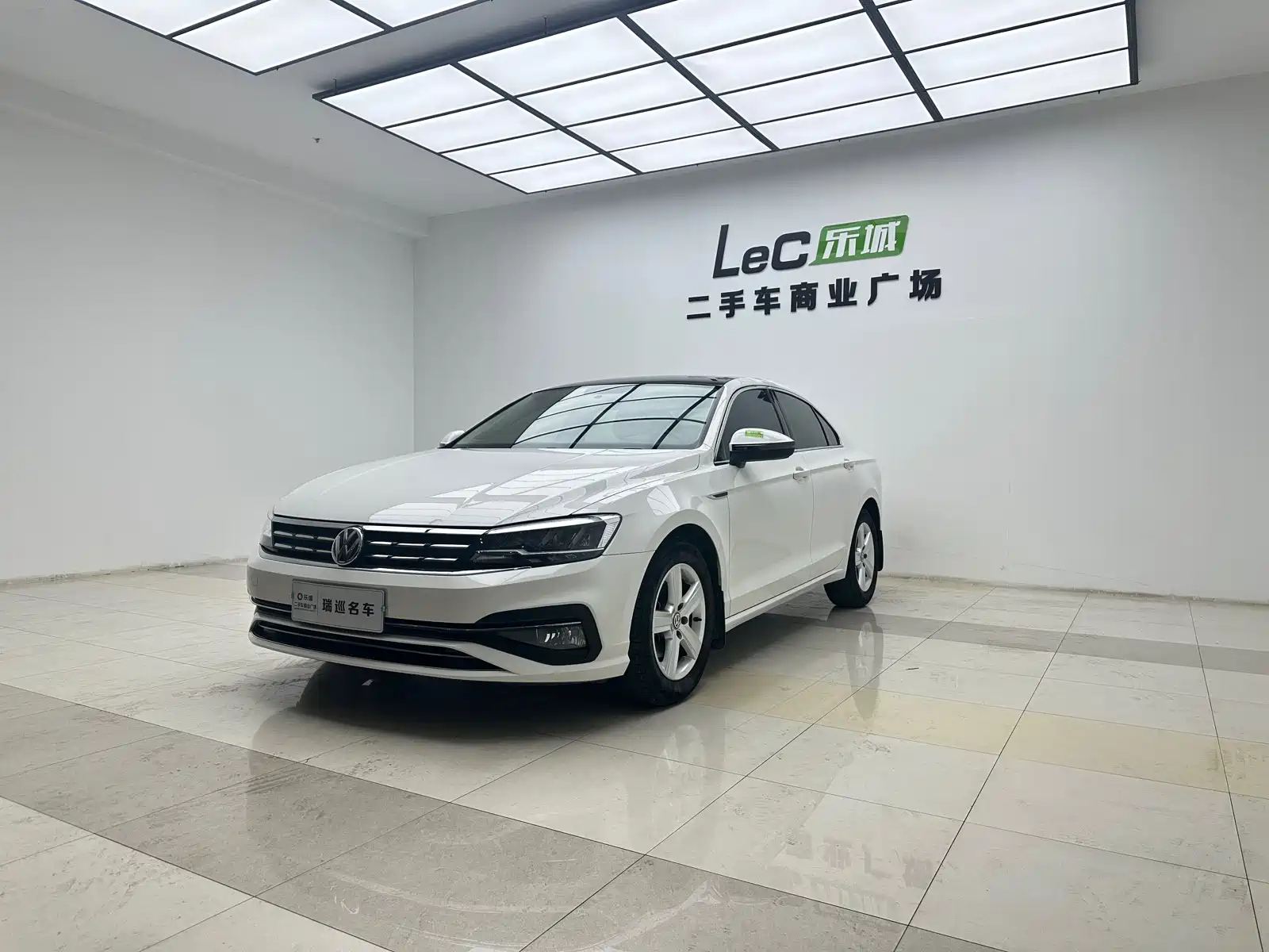 VOLKSWAGEN LAMANDO 2019