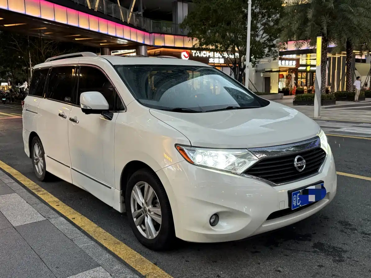 NISSAN QUEST 2015