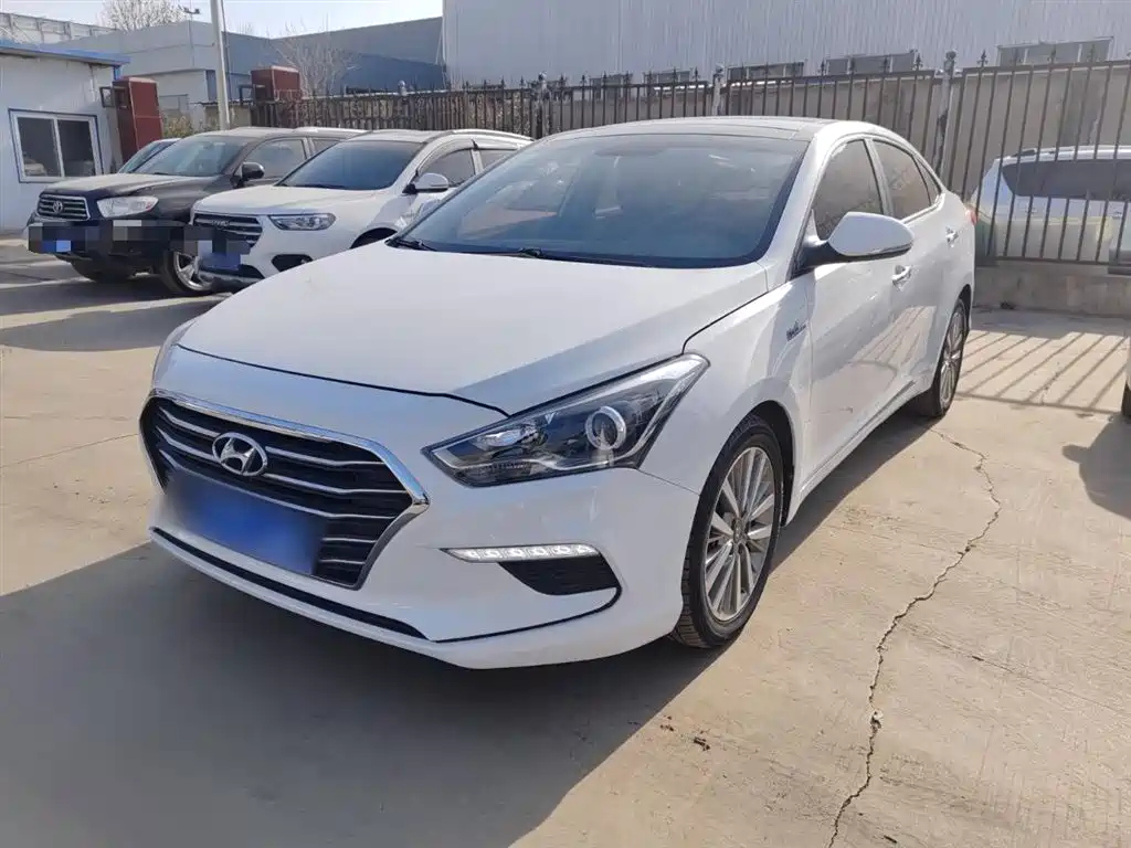 HYUNDAI MISTRA 2017