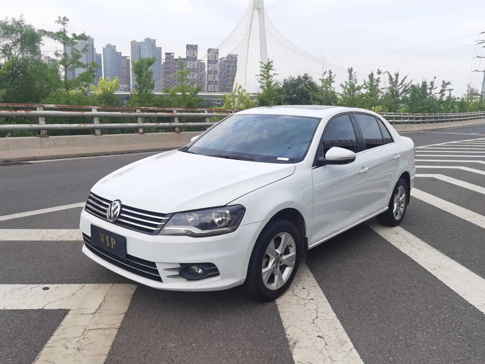 VOLKSWAGEN BORA 2013