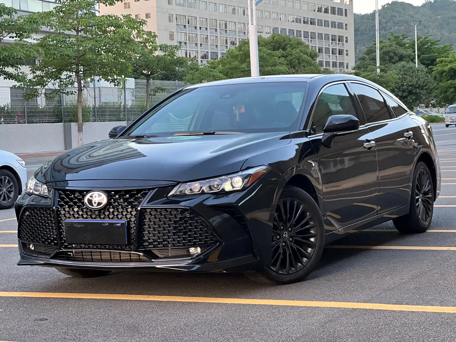 TOYOTA AVALON 2019