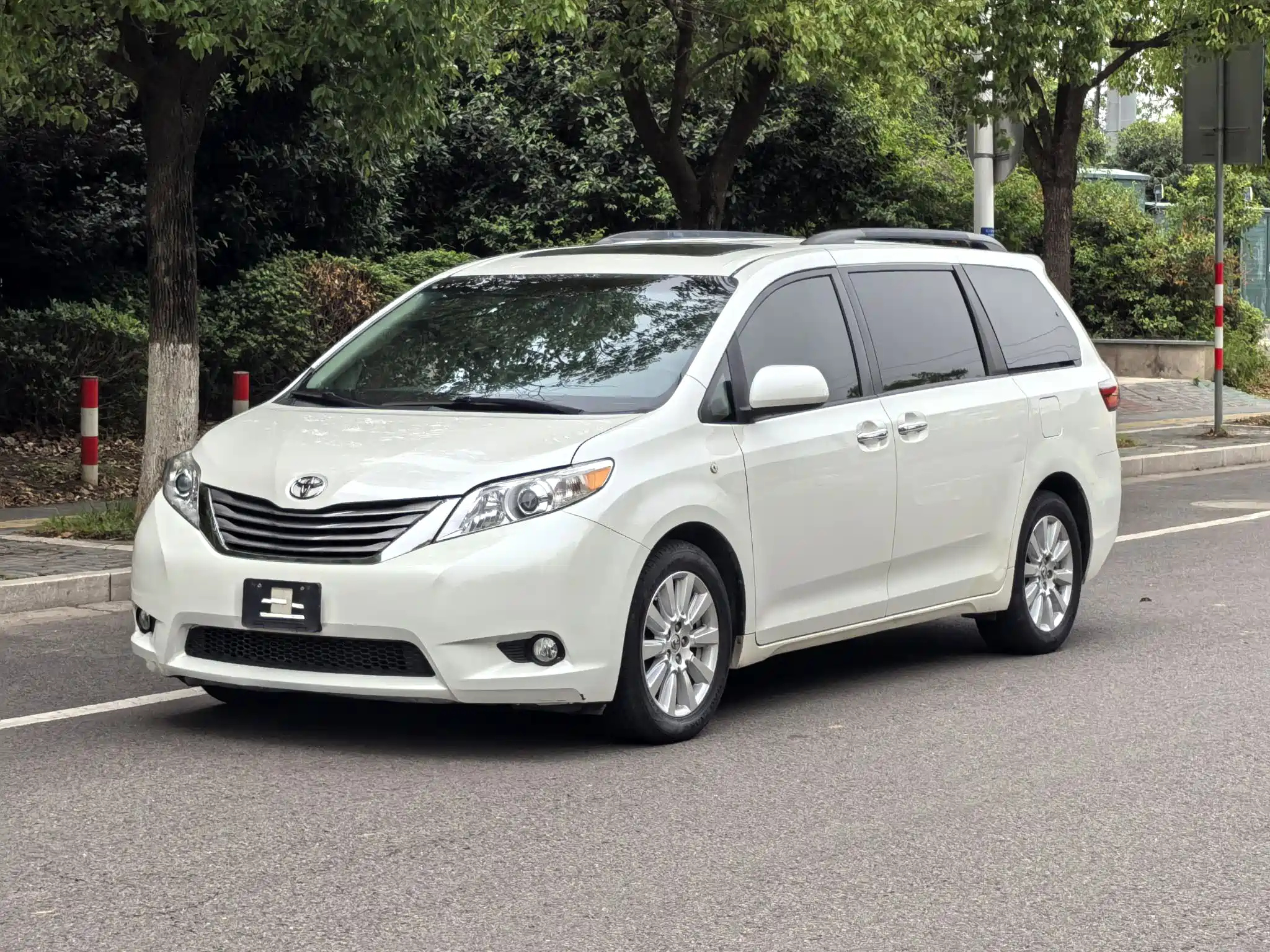 TOYOTA SIENNA 2015
