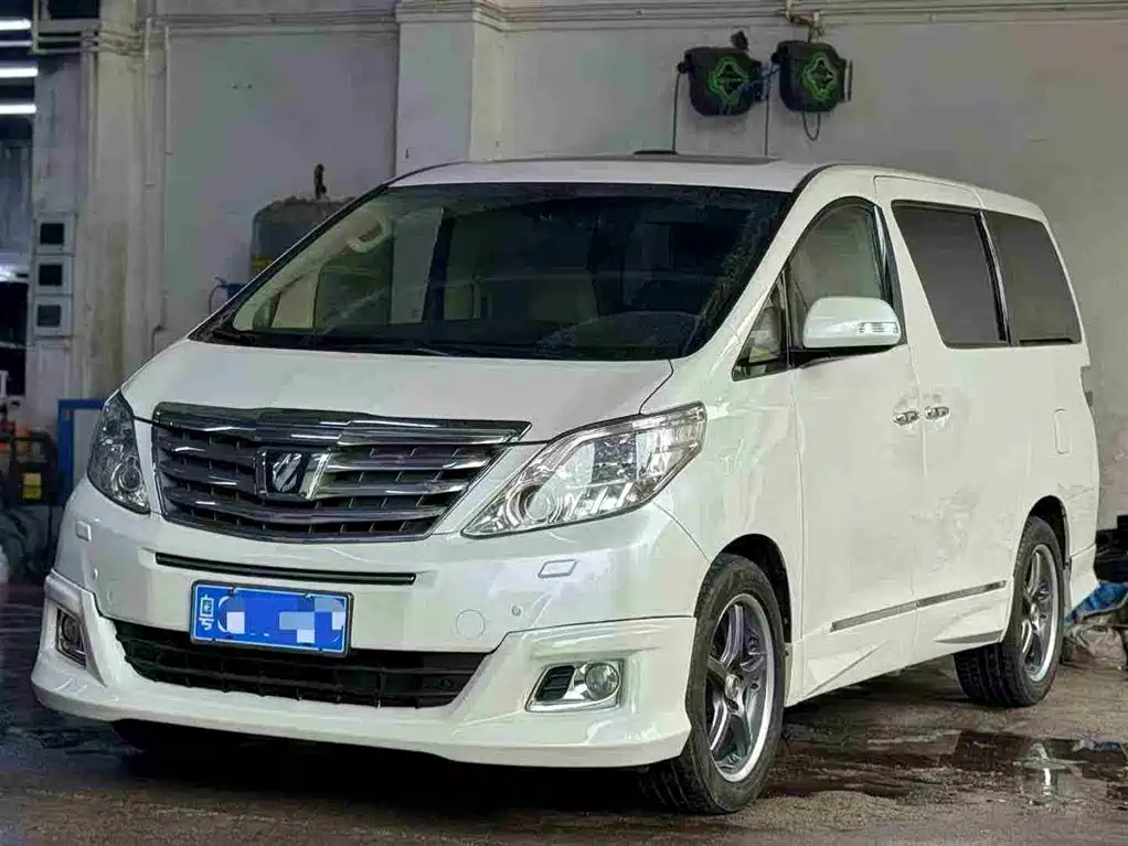 TOYOTA ALPHARD 2012