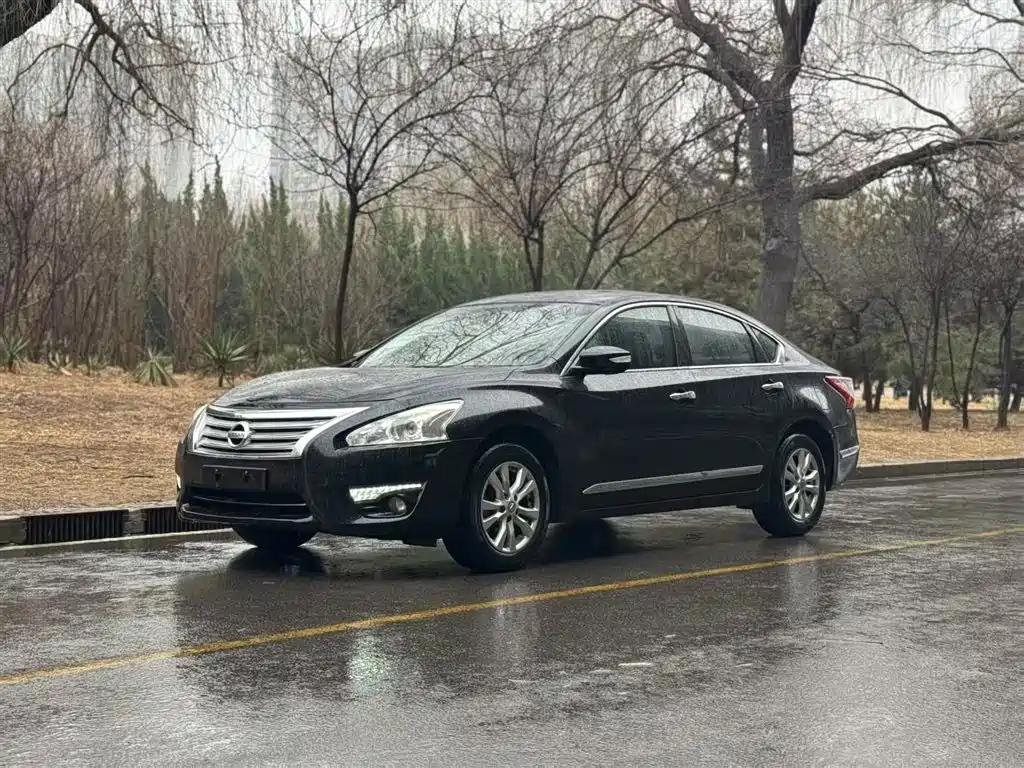 NISSAN TEANA 2013
