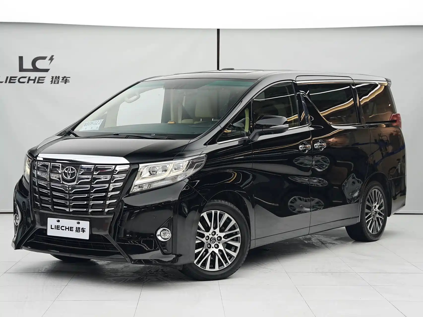 TOYOTA ALPHARD 2015